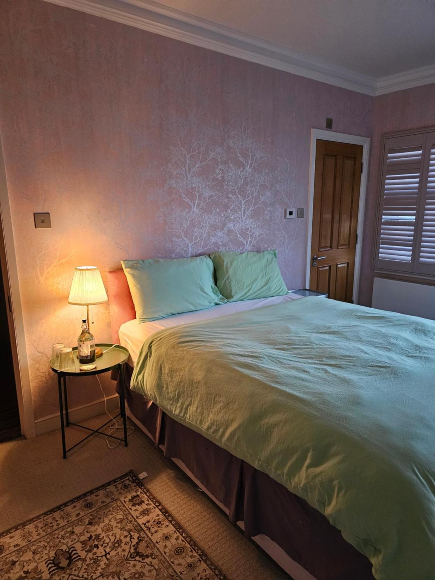 Bed & Breakfast House Brentford